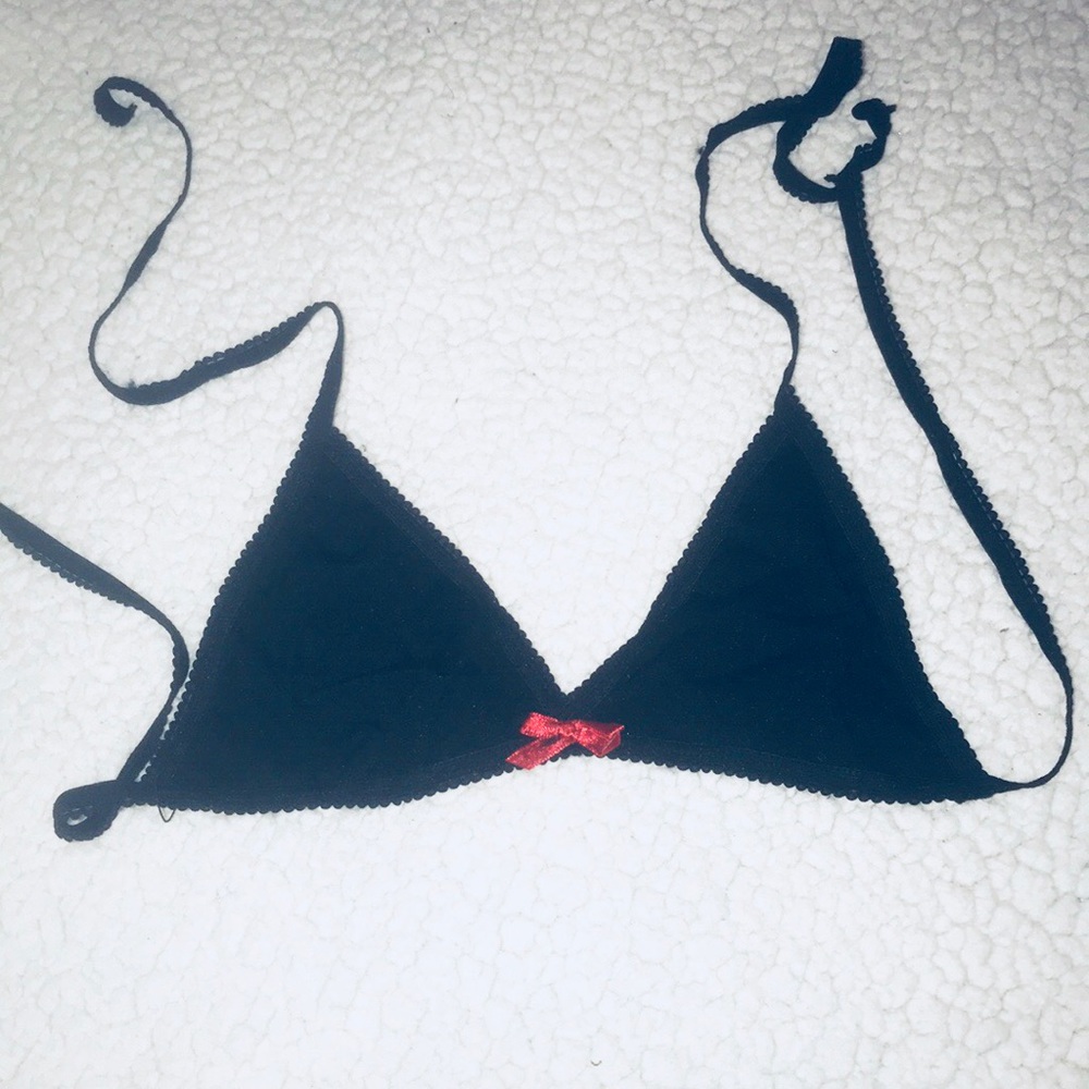Black bra with red bow
